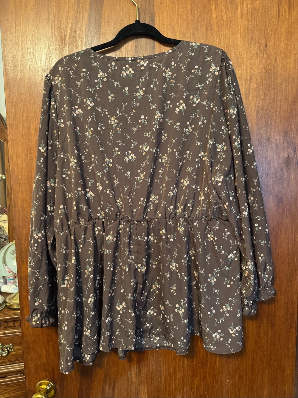 Women’s Plus Size Floral Cottagecore Top Size 4XL - Picture 6 of 6